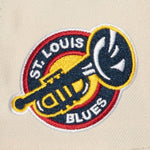 St. Louis Blues - Mitchell & Ness Trumpet Patch Vintage Off-White Snapback